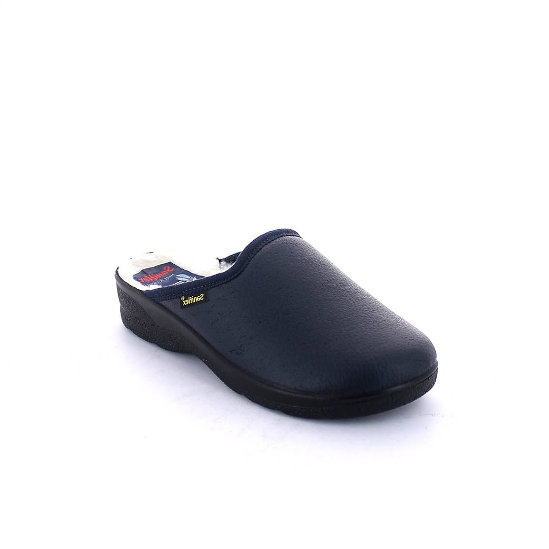 Art. 8303-4 Winter comfort slipper for women. Synthetic shipskin upper. Wool lining and insole.