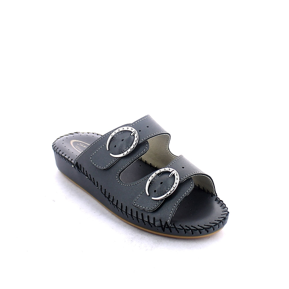 Hand sewn summer slipper for woman Hand sewn summer slipper for woman
