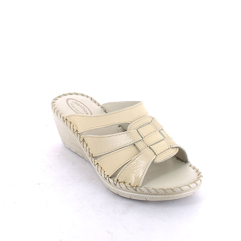 Hand sewn summer slipper for woman Hand sewn summer slipper for woman