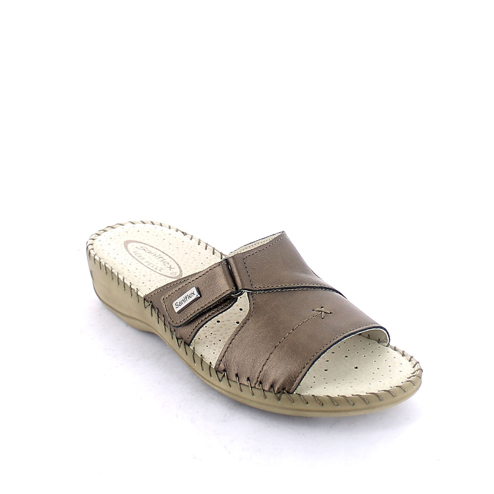 Hand sewn summer slipper for woman Hand sewn summer slipper for woman