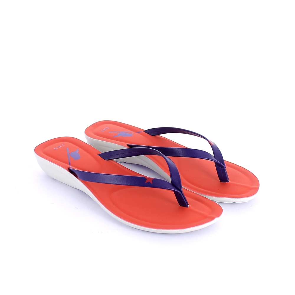 Thong mule for women with injected polyurethane sole