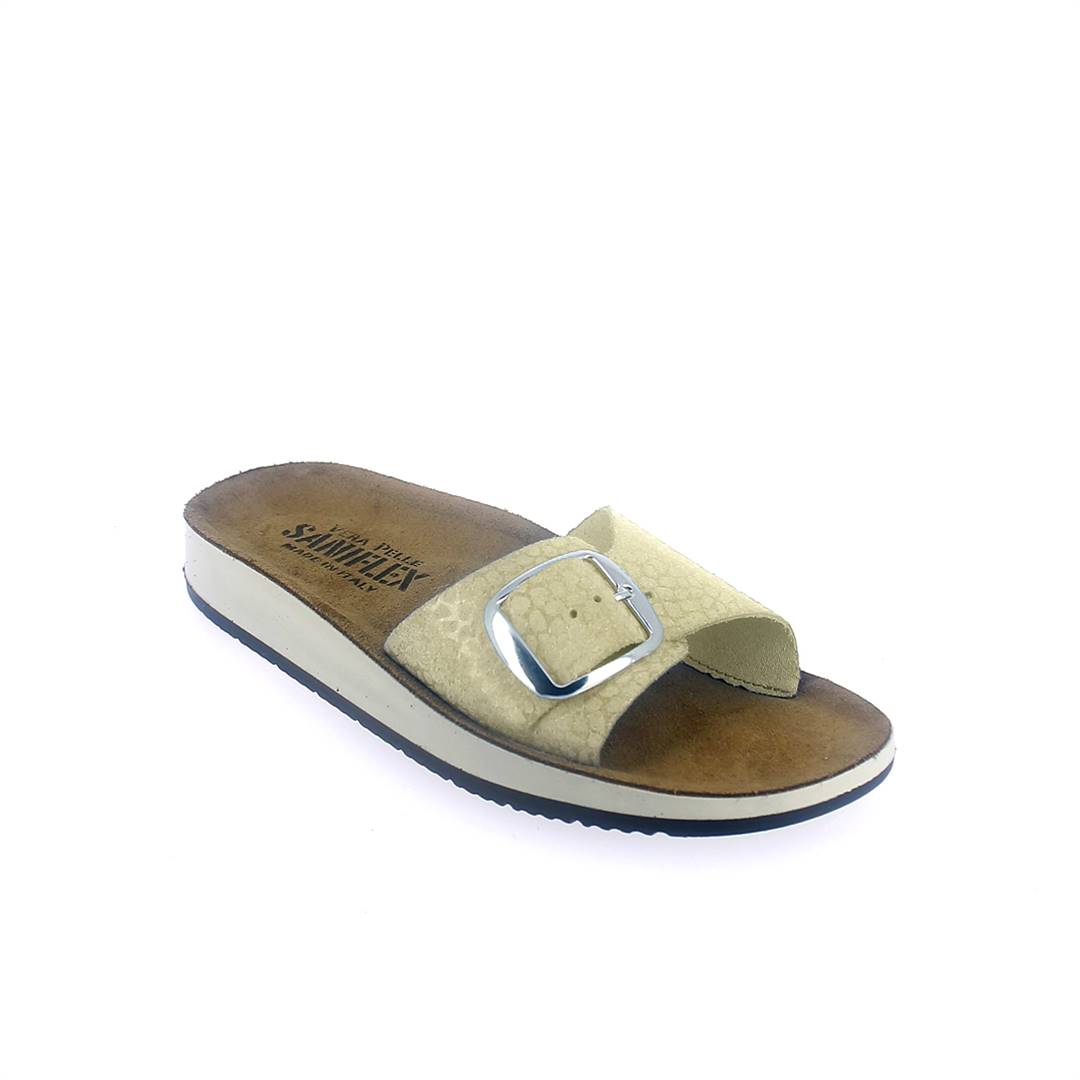 Art. 7134-1 Summer slipper for women. Upper with buckle. Suede leather padded insole.