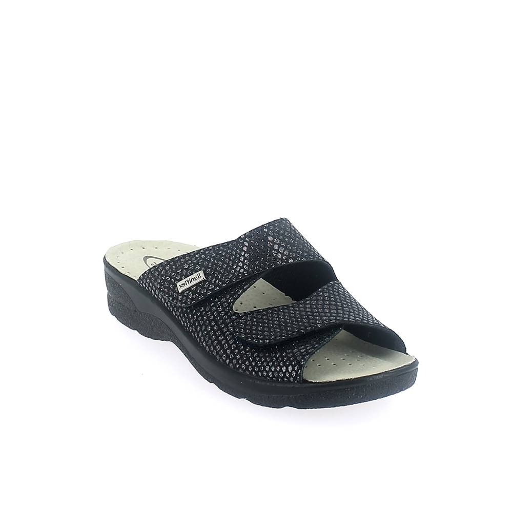 Art. 83212 10 Summer comfort mule for women. Upper with velcro fastener. Suede insole. Wide fit Summer slippers