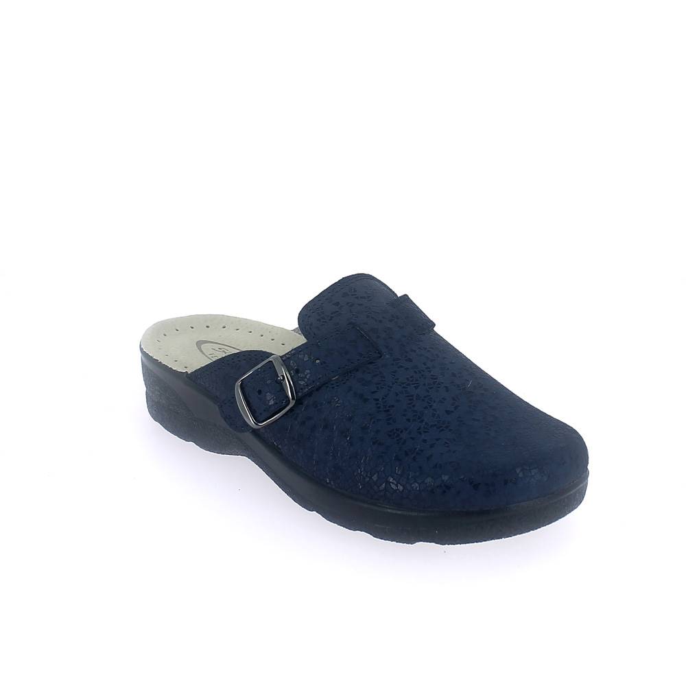 Winter slipper for women with injected outsole. Made in Italy Winter slipper for women with injected outsole. Made in Italy
