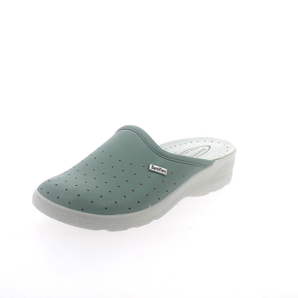 Closed toe medical slipper for woman with stretch upper. Closed toe medical slipper for woman with stretch upper.